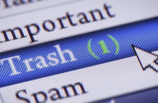 Don't let Your Trash Folder Become a Dumping Ground iStock 000049272478 Trash crop 650x422 - Don't let Your Trash Folder Become a Dumping Ground